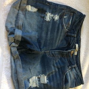 Refuge Size 4 Distressed Denim Shorts